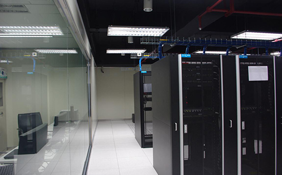 成都机房建设公司：机房工程施工中防火玻璃分类
